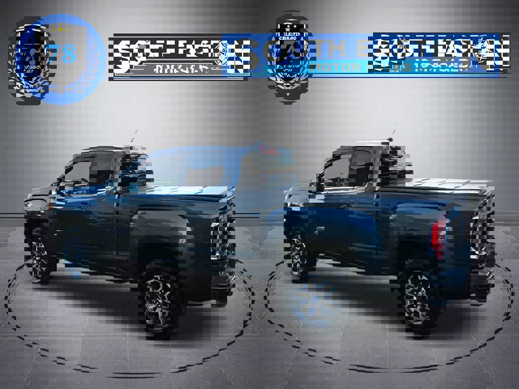 Used 2015 GMC Canyon SLE w/ All-Terrain Package image 8