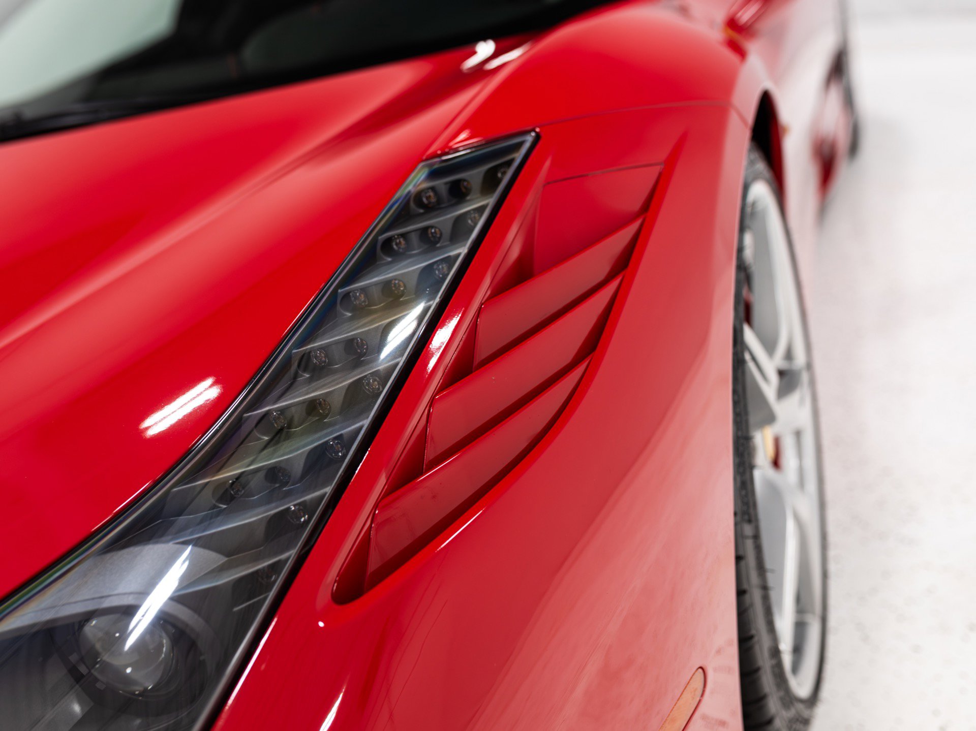 Used 2015 Ferrari 458 Speciale Coupe image 6