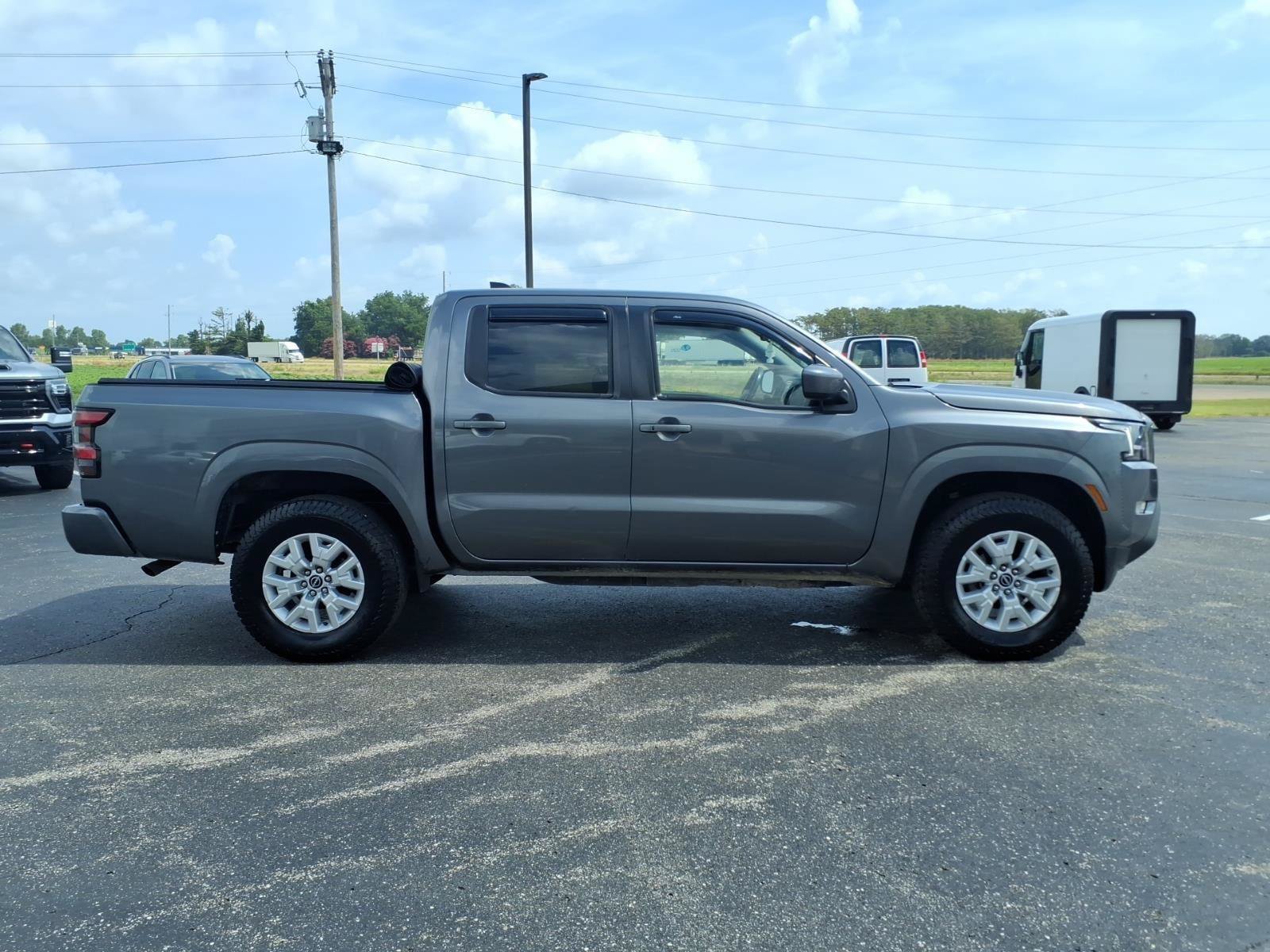 Used 2022 Nissan Frontier SV AWD/4WD image 6