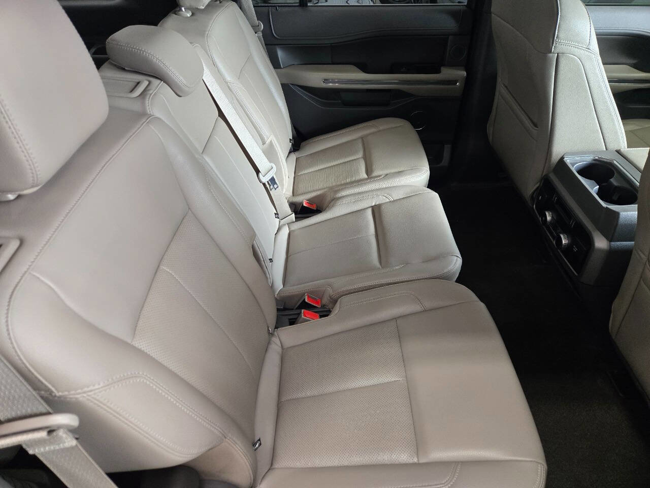 Used 2019 Ford Expedition XLT w/ Equipment Group 202A image 25