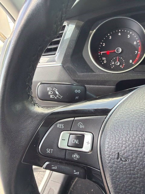 Used 2019 Volkswagen Tiguan SE w/ Panoramic Sunroof Package FWD image 12