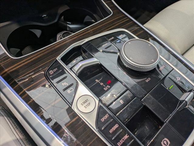 Used 2025 BMW X5 xDrive50e w/ M Sport Package image 17