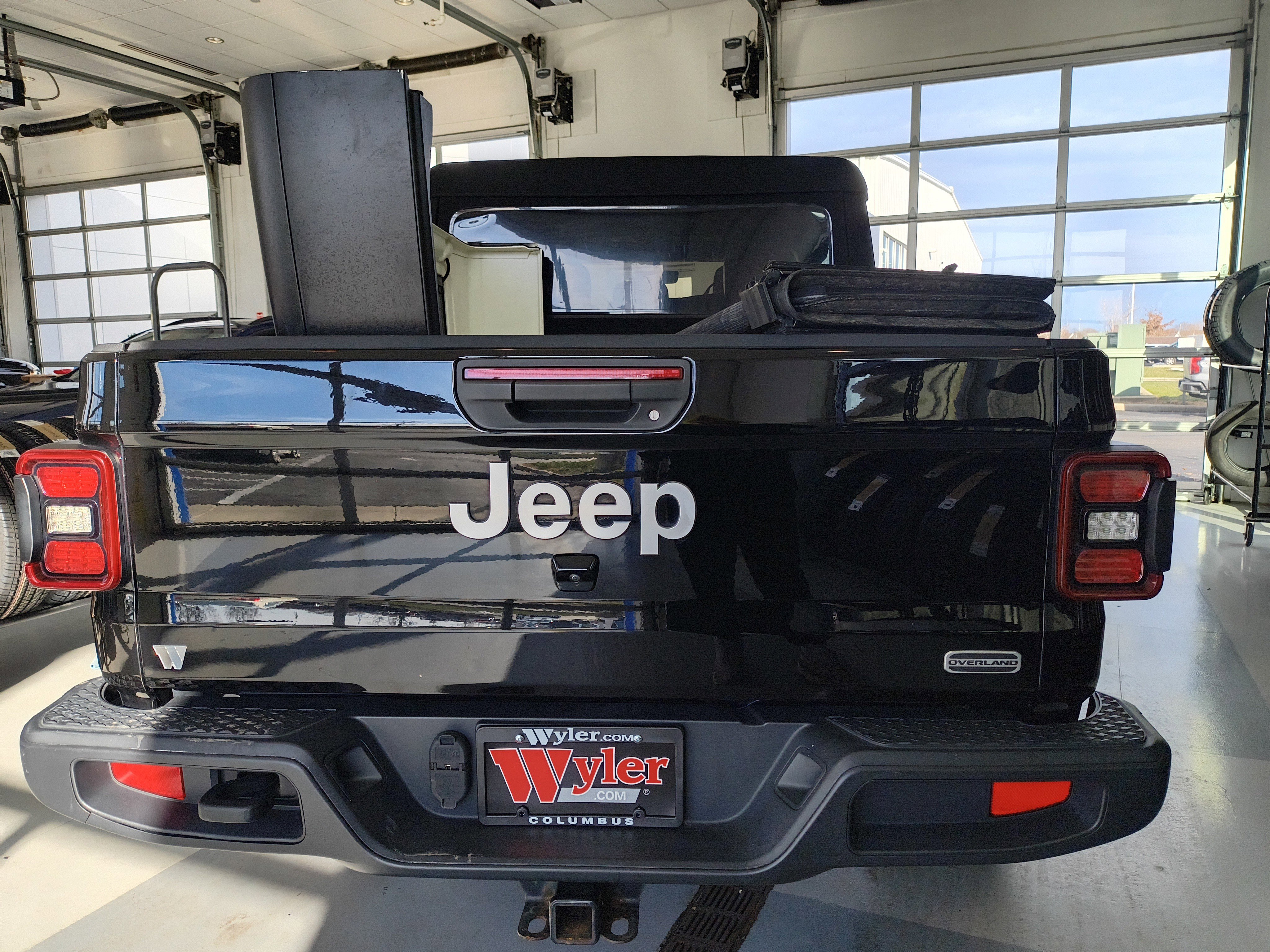 Used 2020 Jeep Gladiator Overland image 5