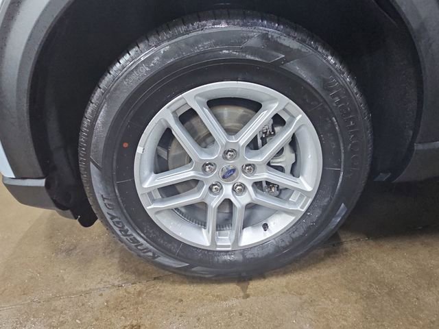 Used 2025 Ford Explorer Active image 29