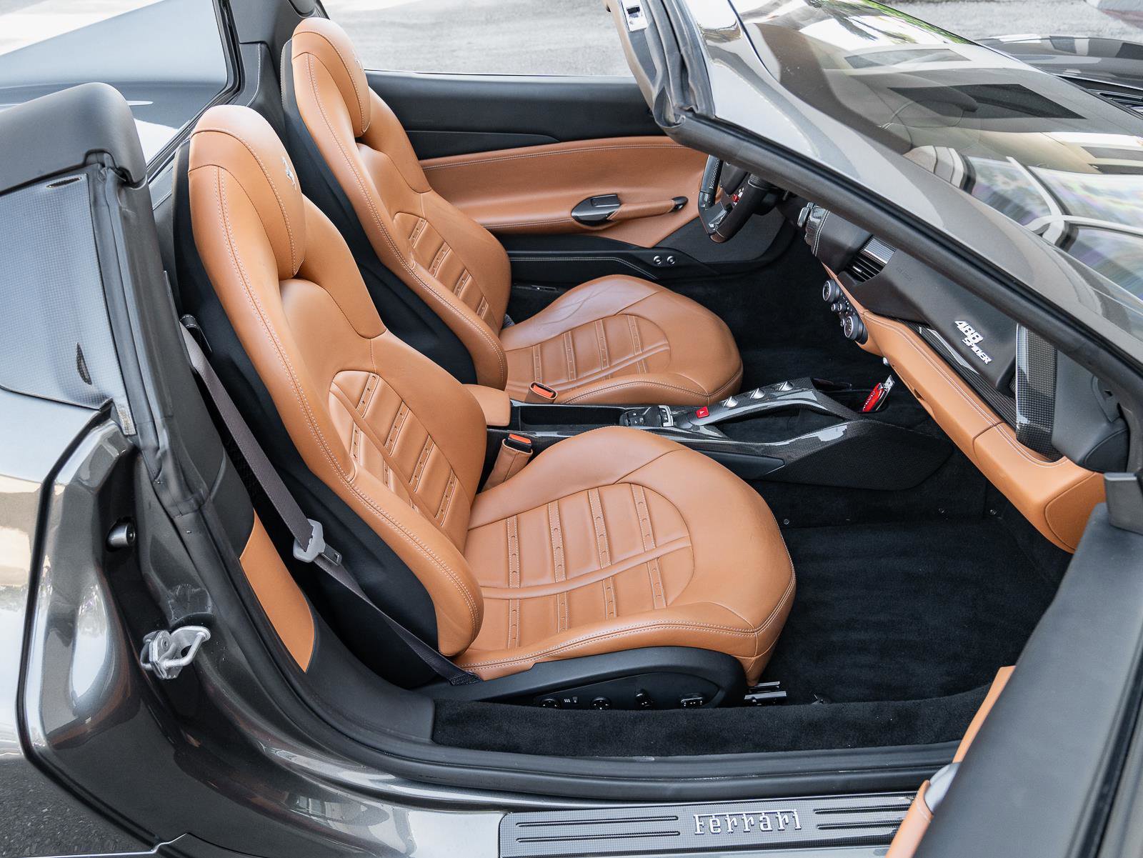 Used 2018 Ferrari 488 Spider image 24