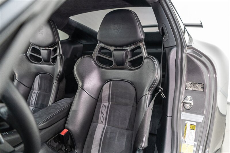Used 2018 Porsche 911 GT3 RWD image 28