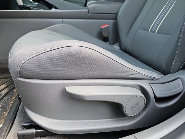 Used 2022 Hyundai Elantra SEL w/ Convenience Package FWD image 12