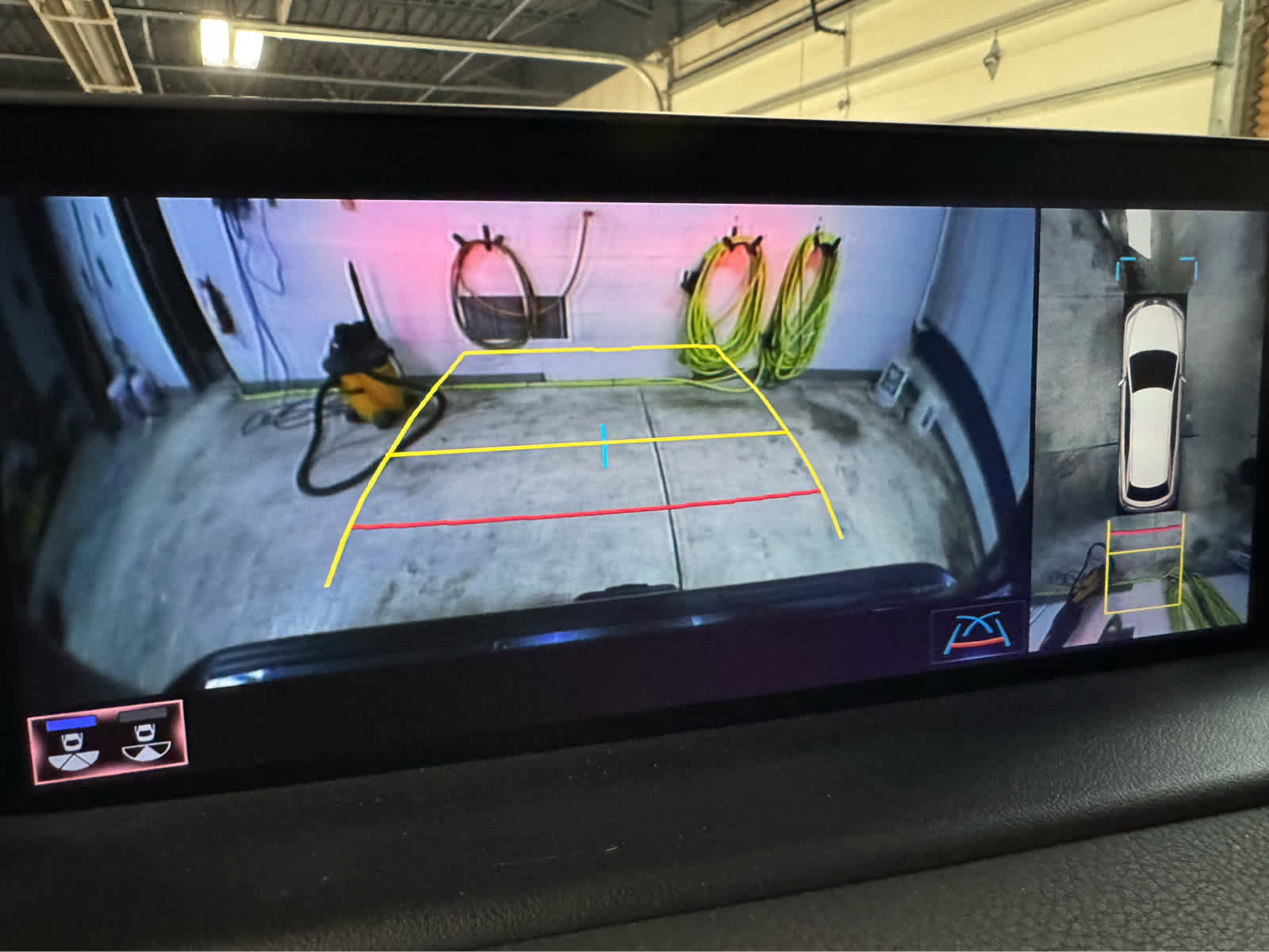 Used 2022 Lexus RX 350L Premium w/ Premium Package image 20