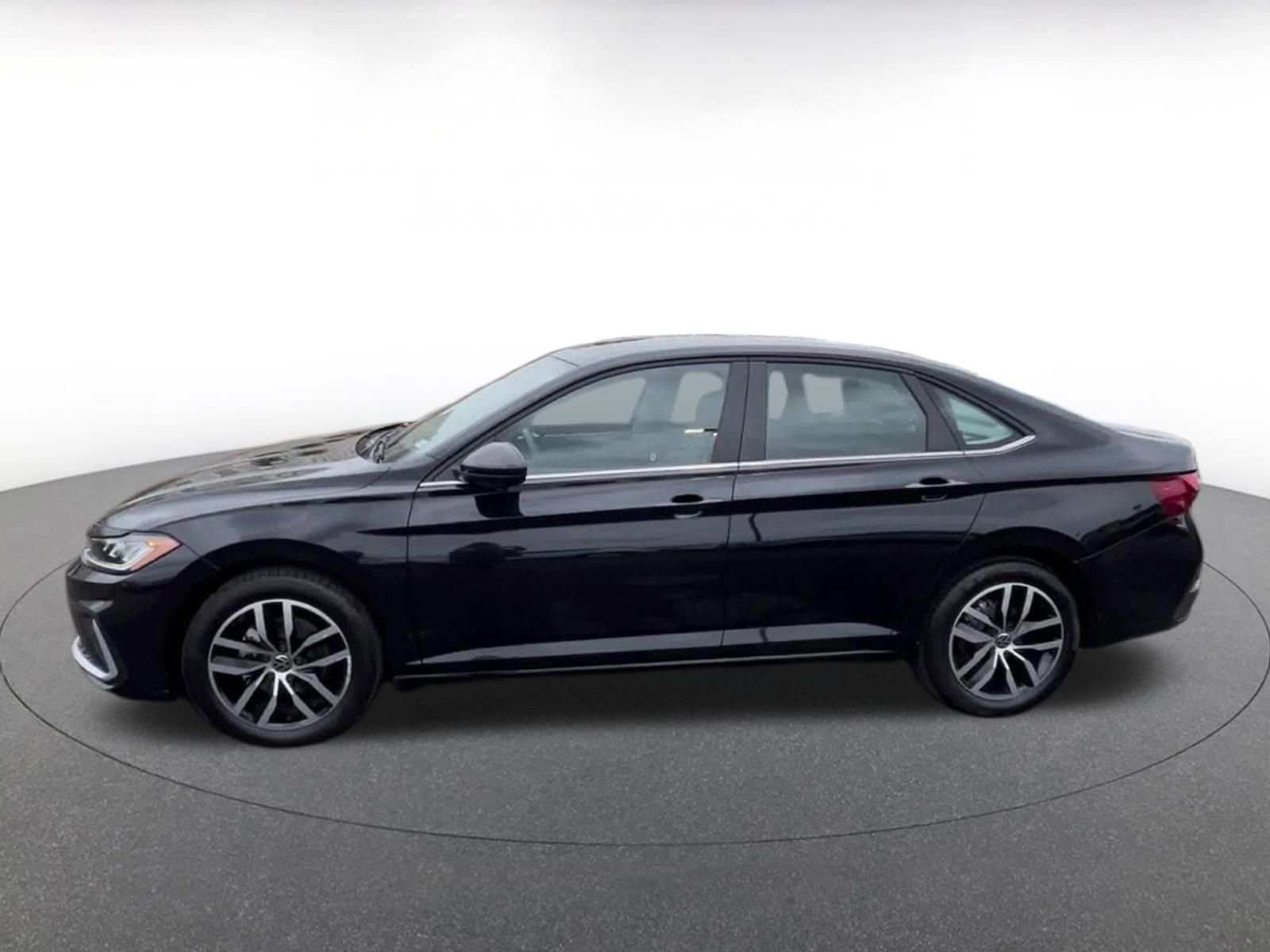 Used 2025 Volkswagen Jetta SE image 9