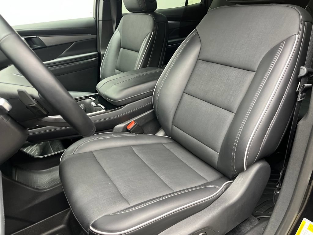 Used 2025 Buick Enclave Preferred FWD image 19