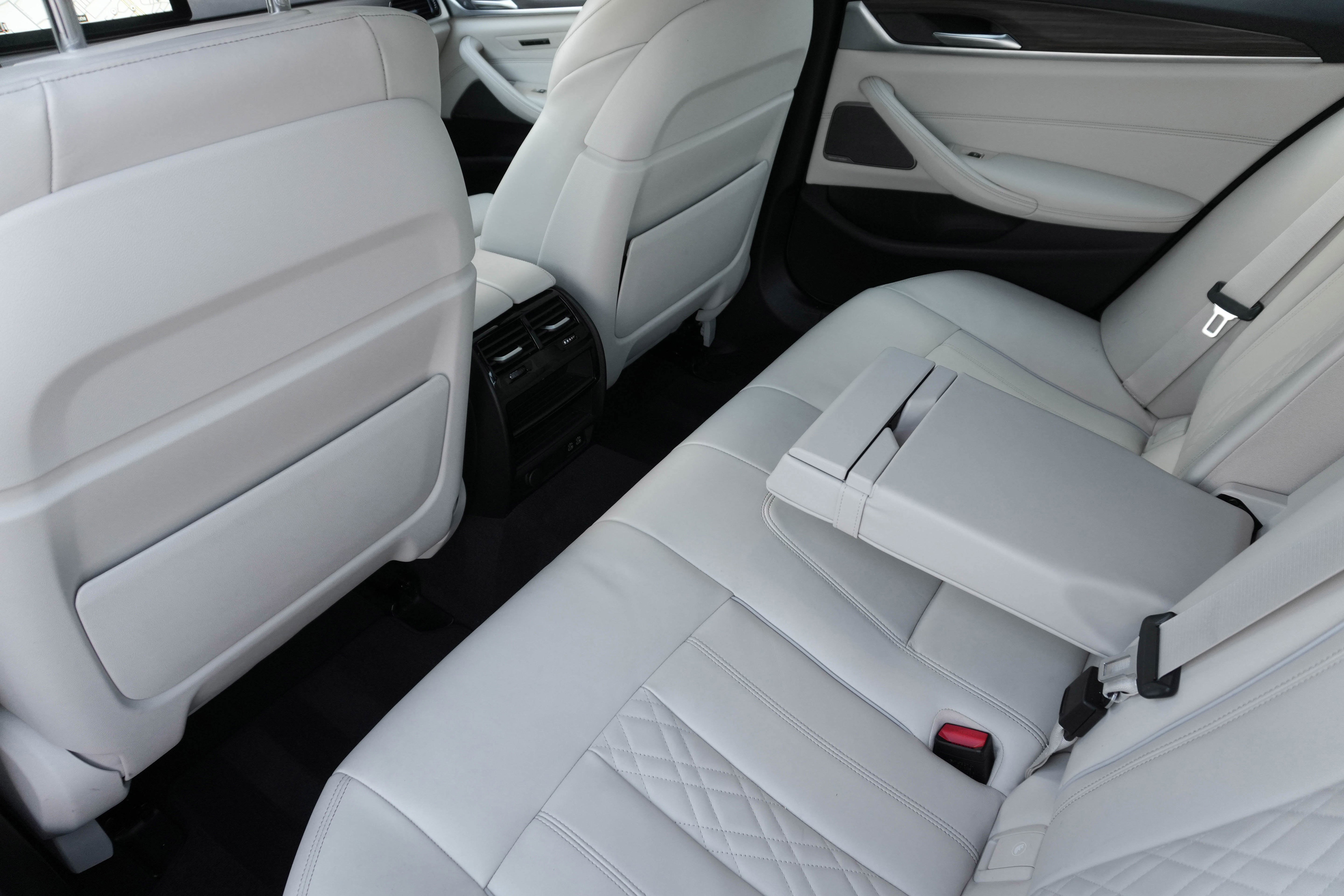 Certified 2023 BMW 540i w/ Premium Package image 34