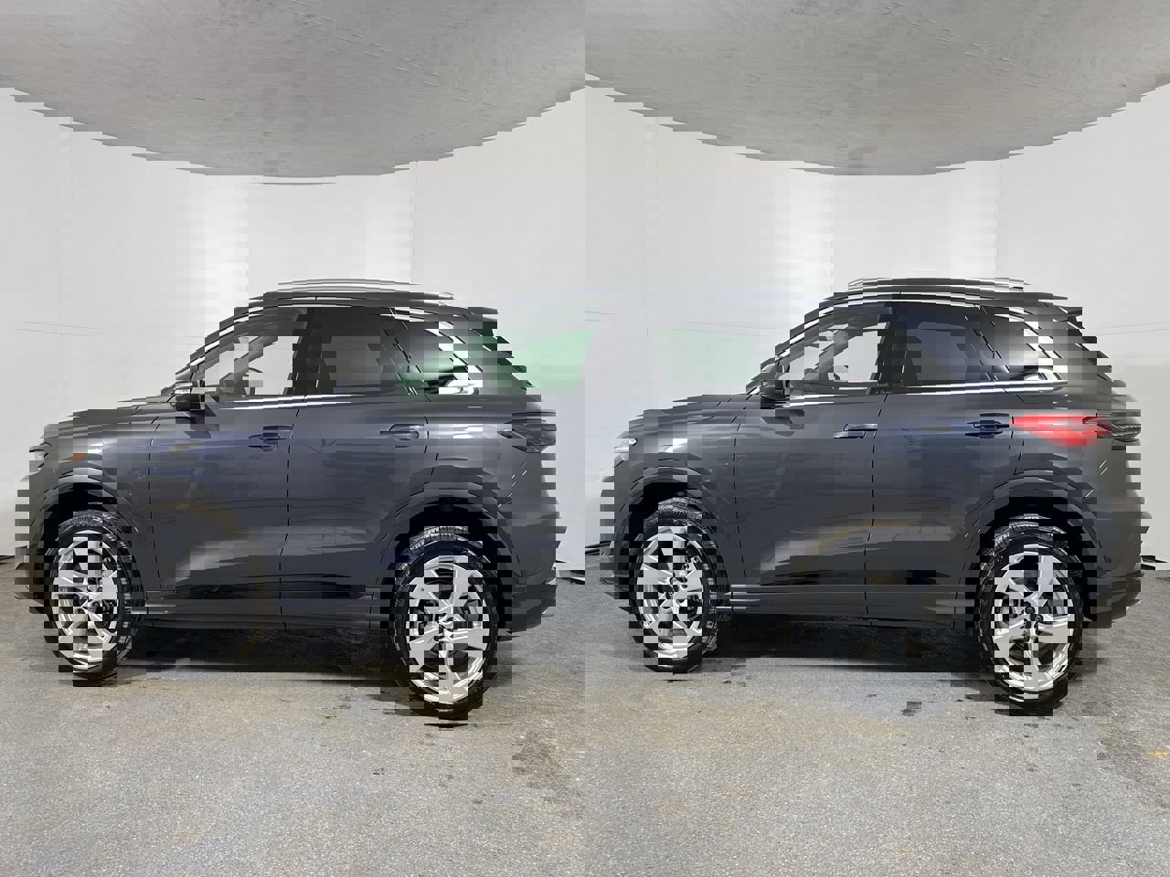 Used 2025 Audi Q5 Premium Plus w/ Premium Plus image 30