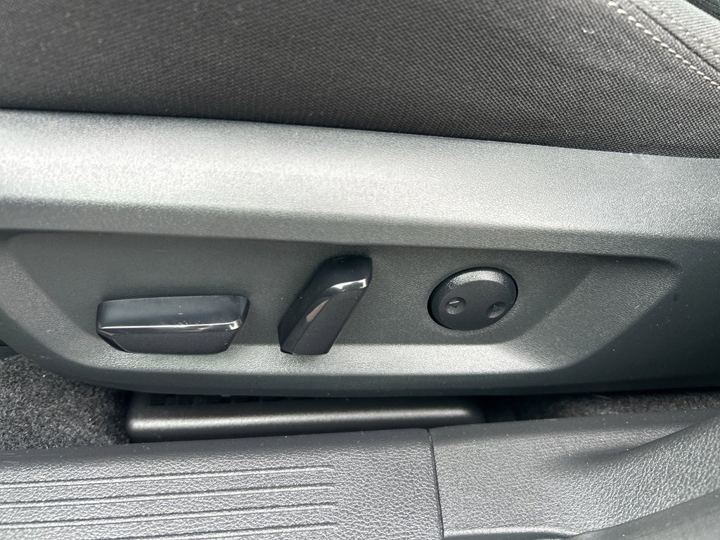 Used 2023 Nissan Rogue SV image 22