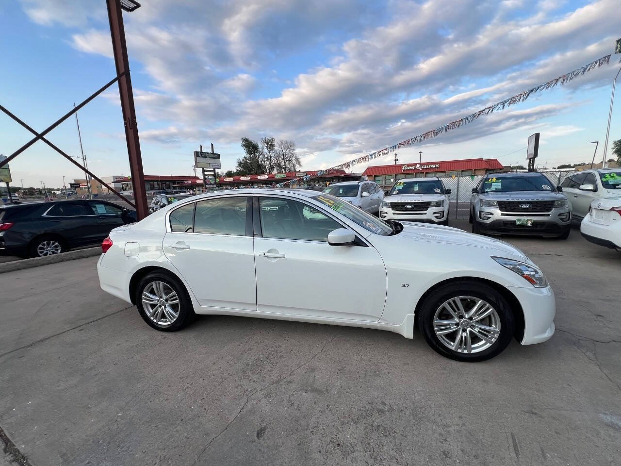 Used 2015 INFINITI Q40 AWD w/ Navigation Package image 19