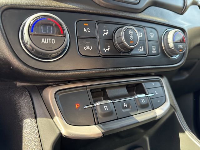 Used 2023 GMC Terrain Denali w/ Denali Premium Package AWD/4WD image 14