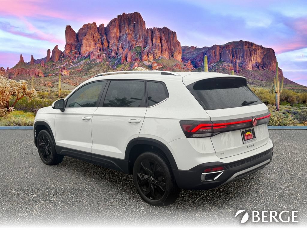 Used 2025 Volkswagen Taos SE FWD image 4