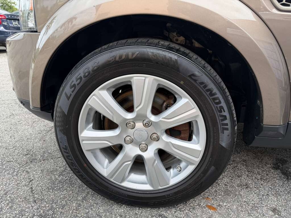 Used 2016 Land Rover LR4 HSE image 11