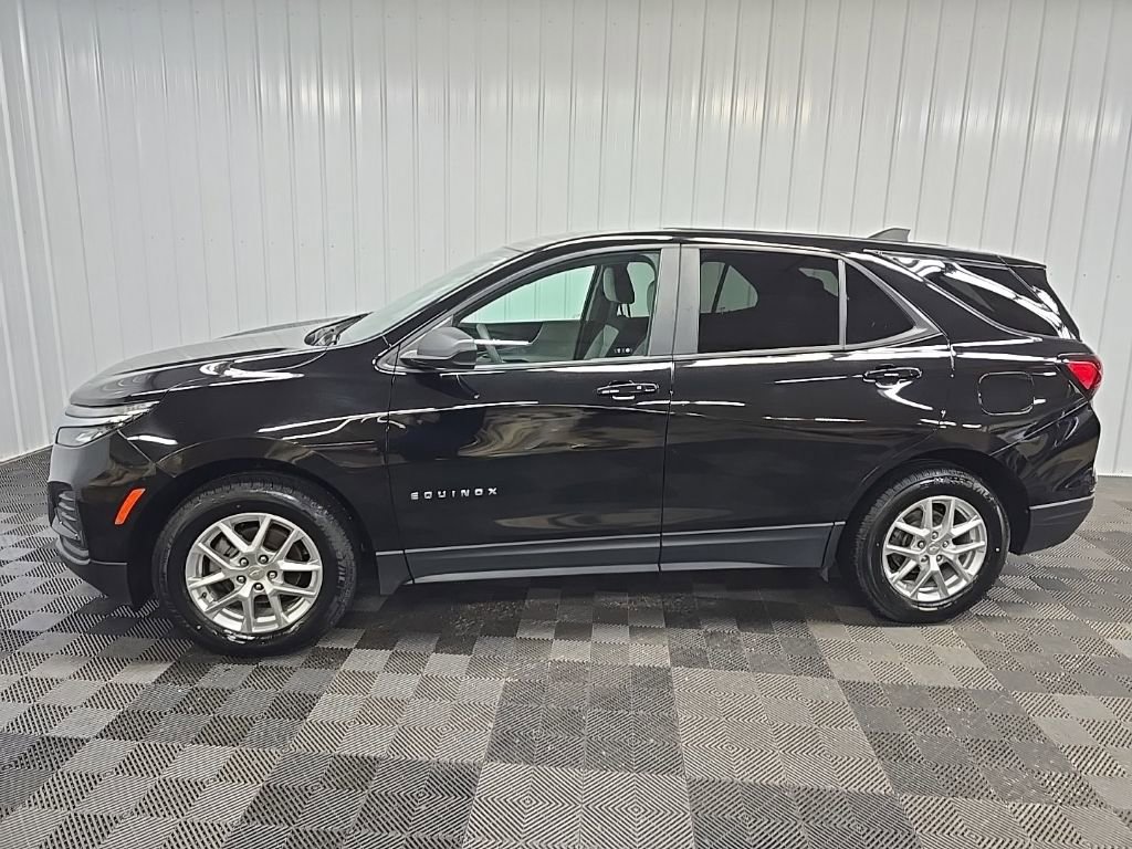 Used 2023 Chevrolet Equinox LS w/ LS Convenience Package image 5