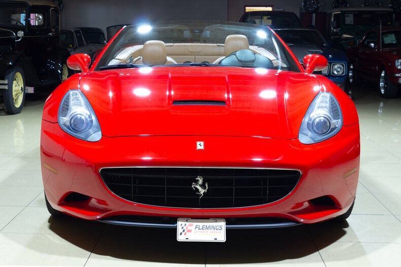 Used 2010 Ferrari California RWD image 40