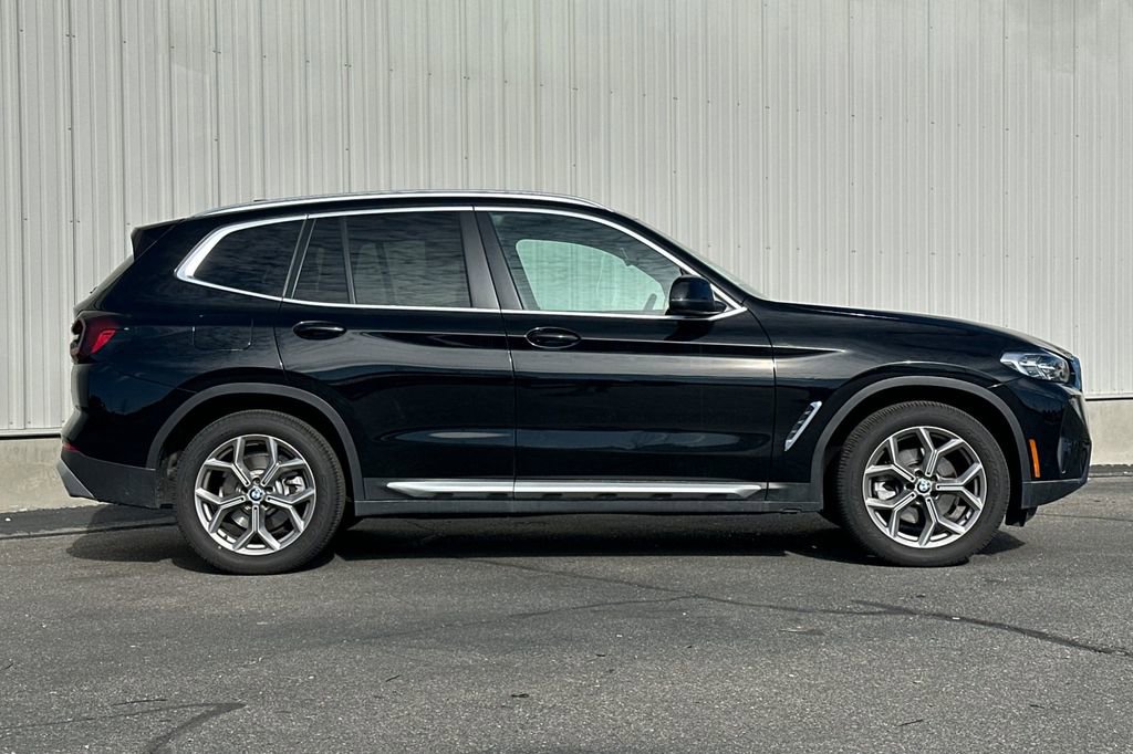 Used 2023 BMW X3 xDrive30i video 3