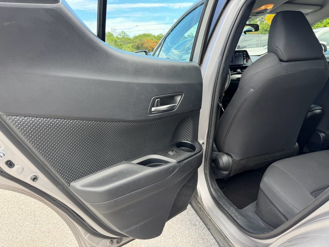 Used 2020 Toyota C-HR LE FWD image 9