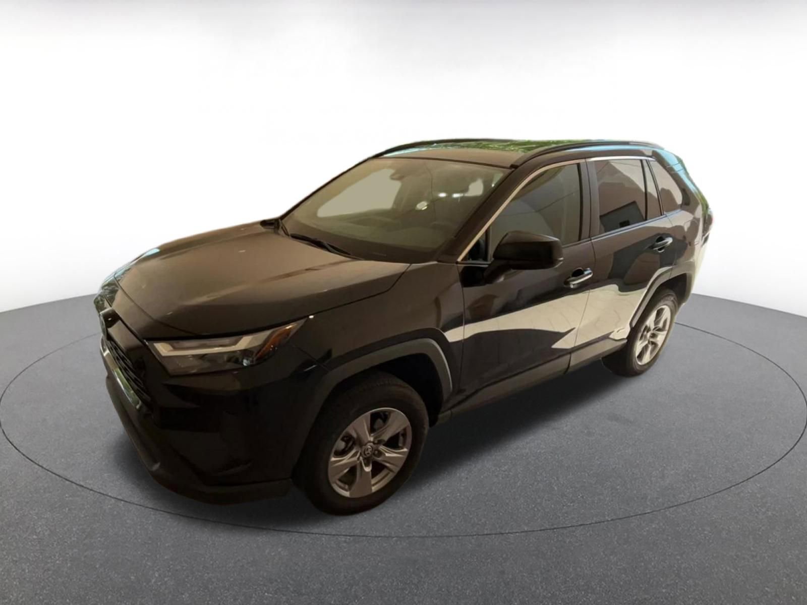 Used 2025 Toyota RAV4 LE AWD/4WD image 8