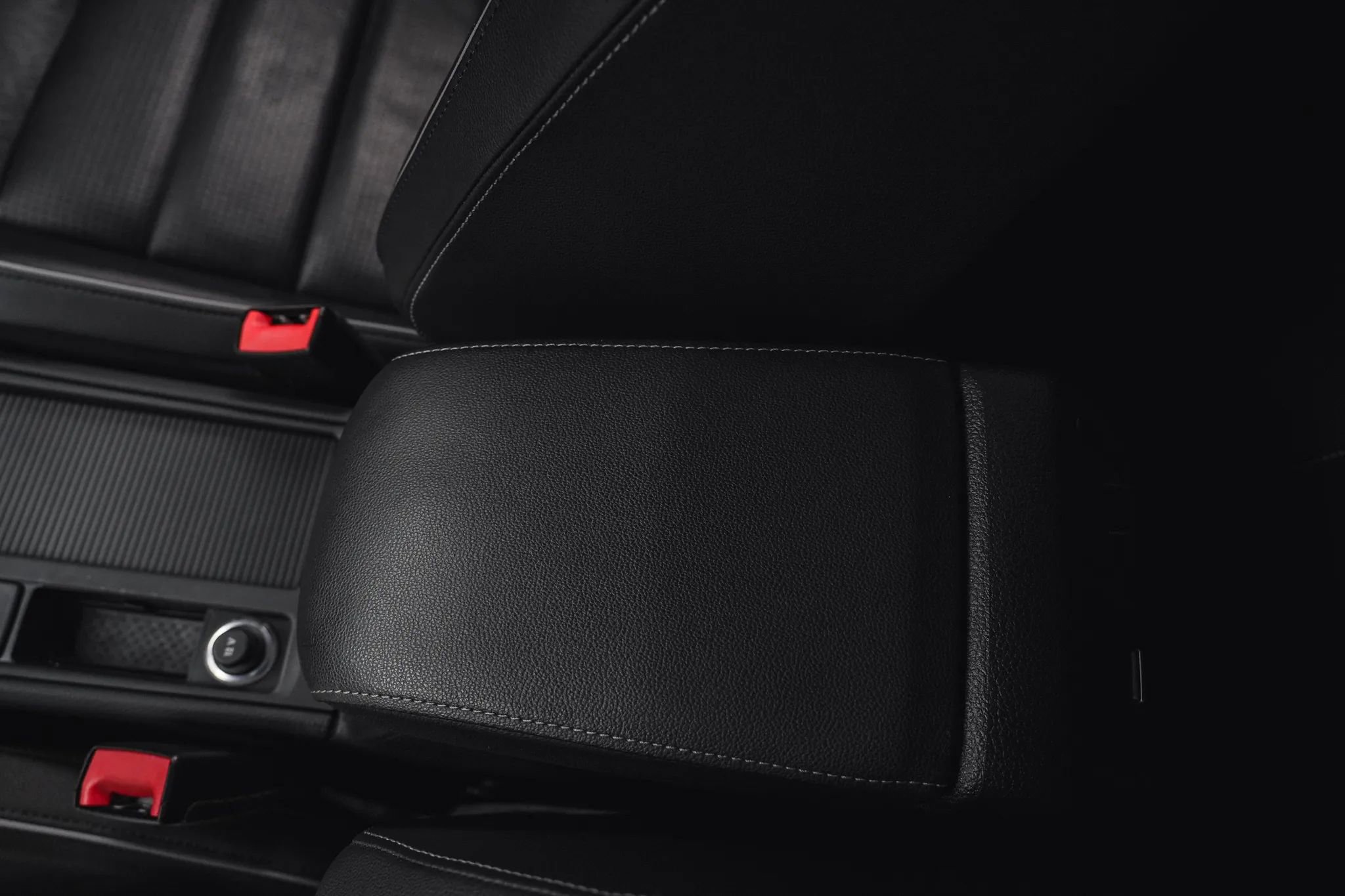 Used 2018 Volkswagen Golf R 4-Door image 60