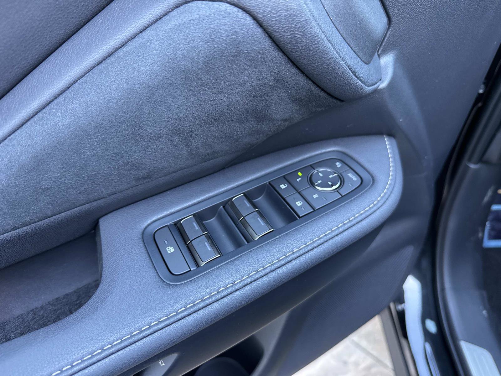 New 2026 Lexus TX 500h AWD image 17