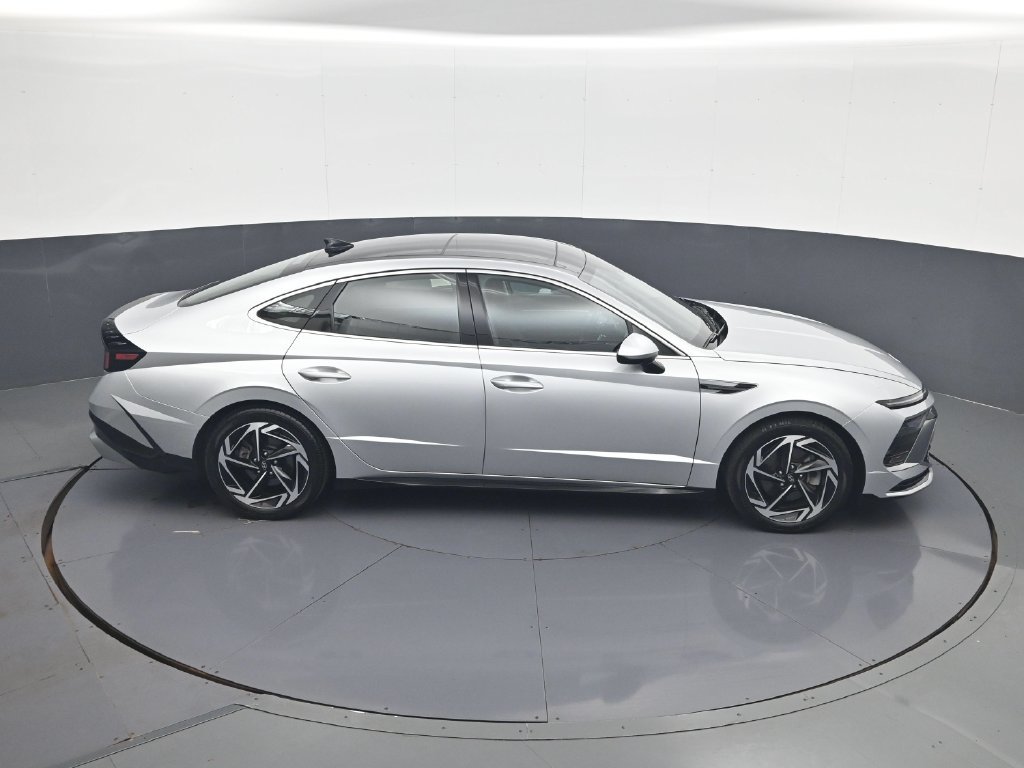 Certified 2024 Hyundai Sonata SEL w/ Convenience Package FWD image 17