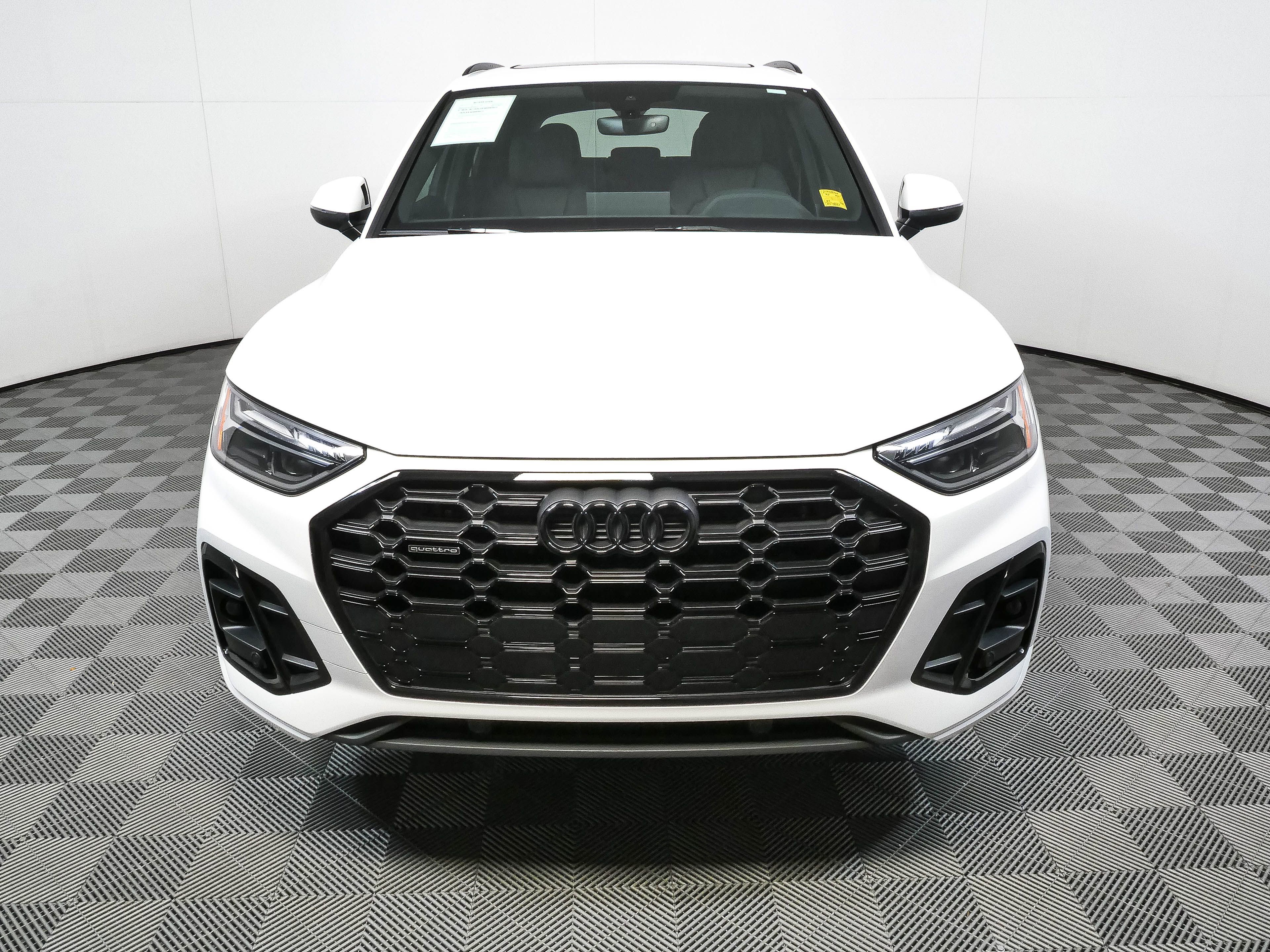 Used 2024 Audi Q5 2.0T Premium w/ Summer of Audi Package AWD/4WD image 33