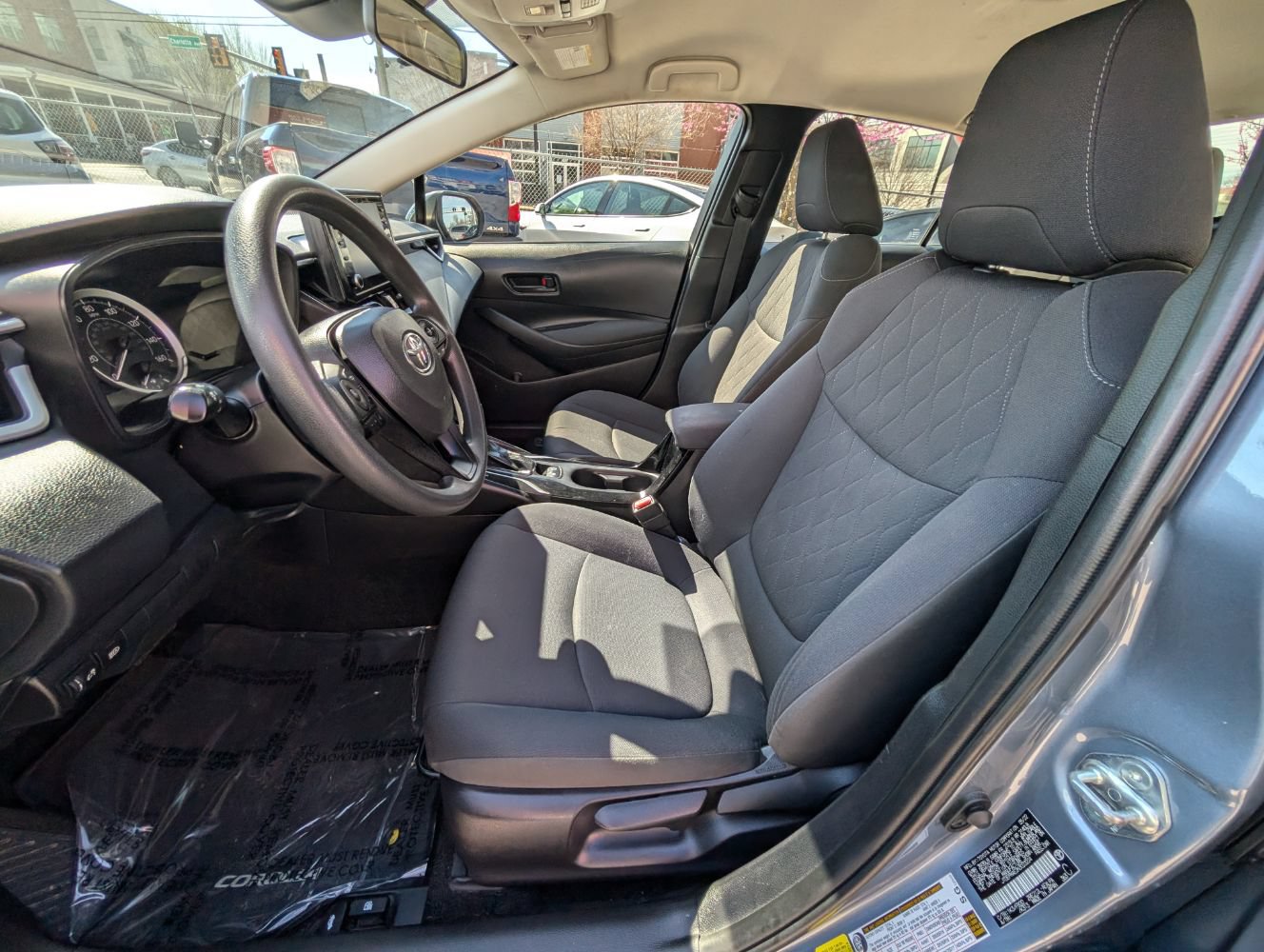 Used 2022 Toyota Corolla LE FWD image 15