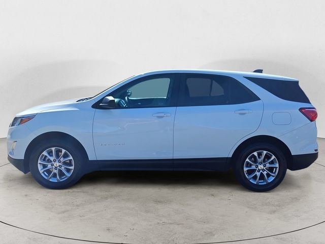 Used 2021 Chevrolet Equinox LS w/ LS Convenience Package AWD/4WD image 2