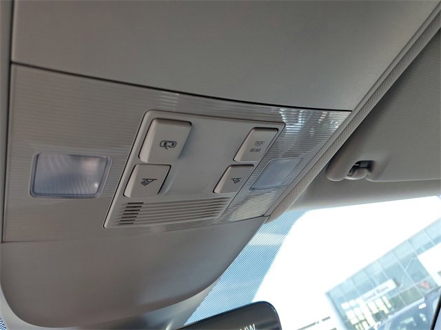 New 2025 Volkswagen Taos SE image 30