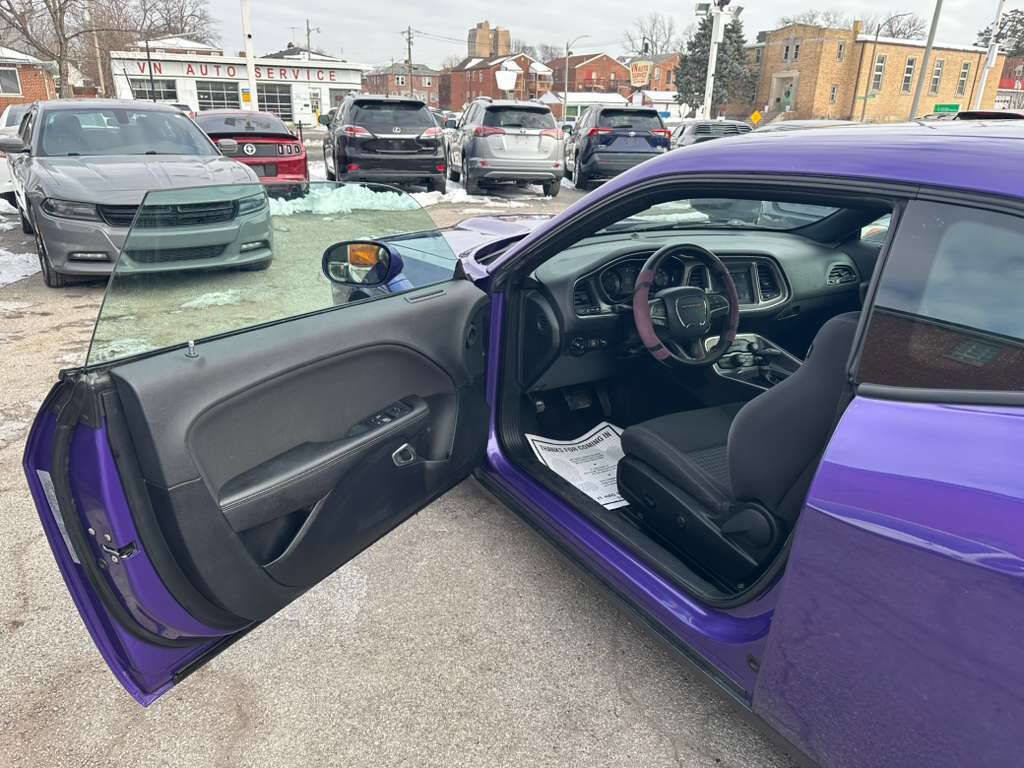Used 2019 Dodge Challenger GT w/ Blacktop Package image 9