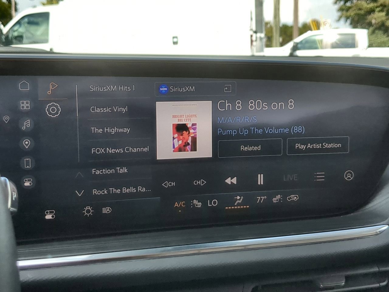 Used 2025 Buick Envision Preferred image 13