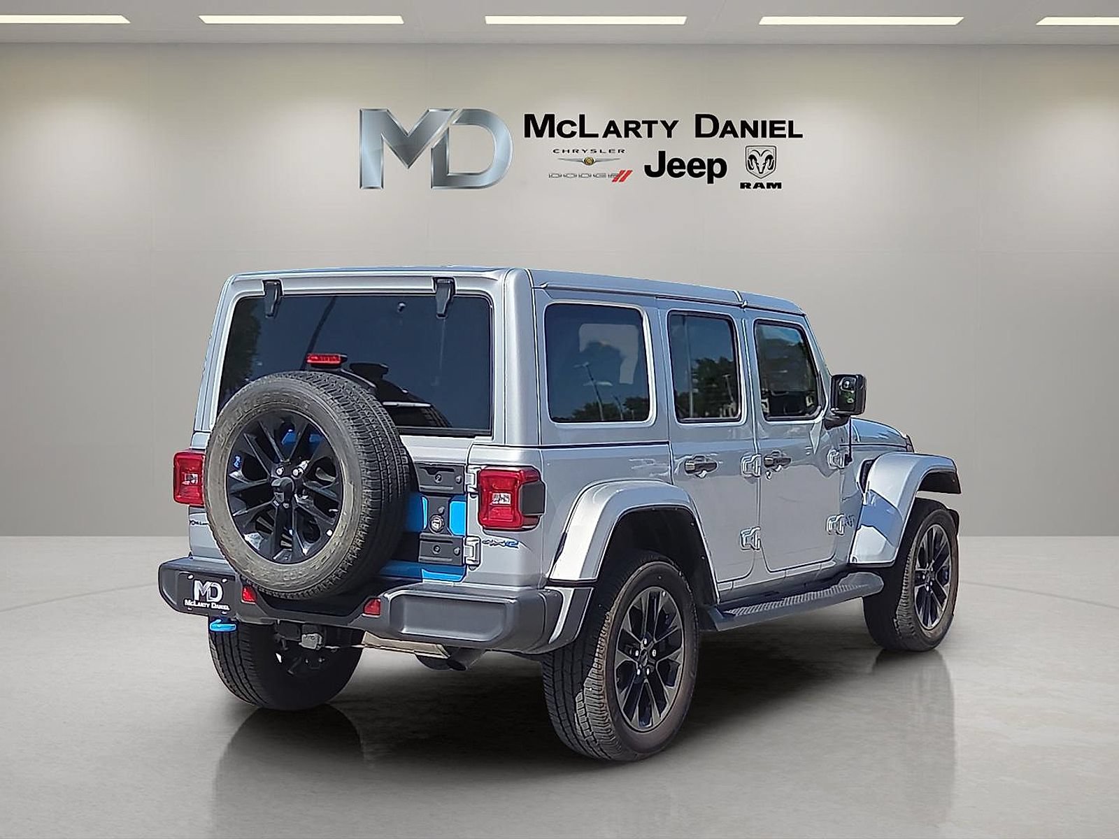 Used 2022 Jeep Wrangler Unlimited Sahara w/ Cold Weather Group AWD/4WD image 5