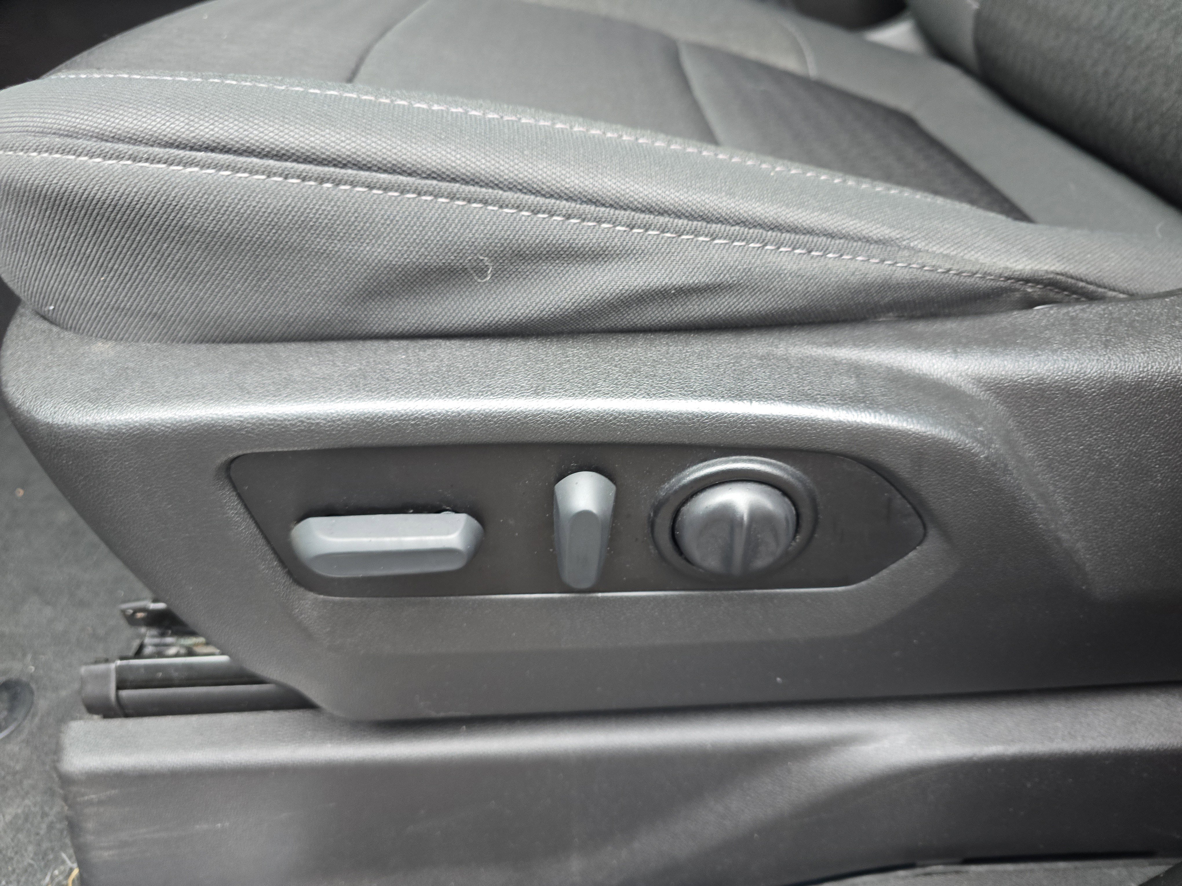 Used 2022 GMC Sierra 2500 SLE w/ SLE Value Package; image 19