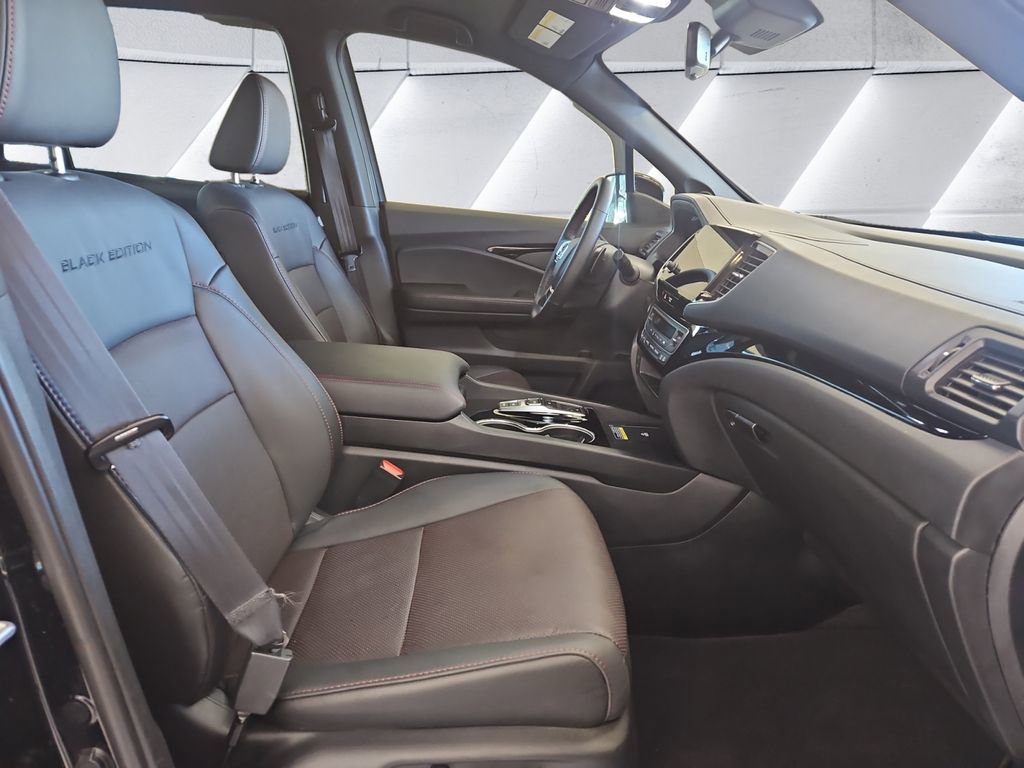 Used 2024 Honda Passport Black Edition image 13