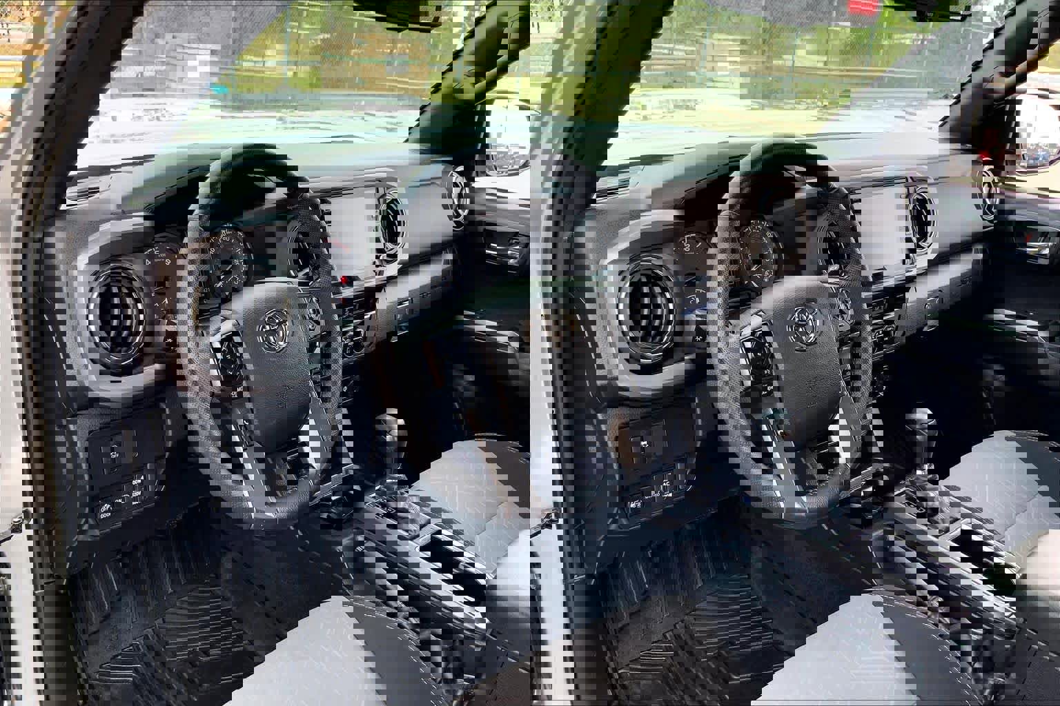 Used 2023 Toyota Tacoma TRD Sport image 17