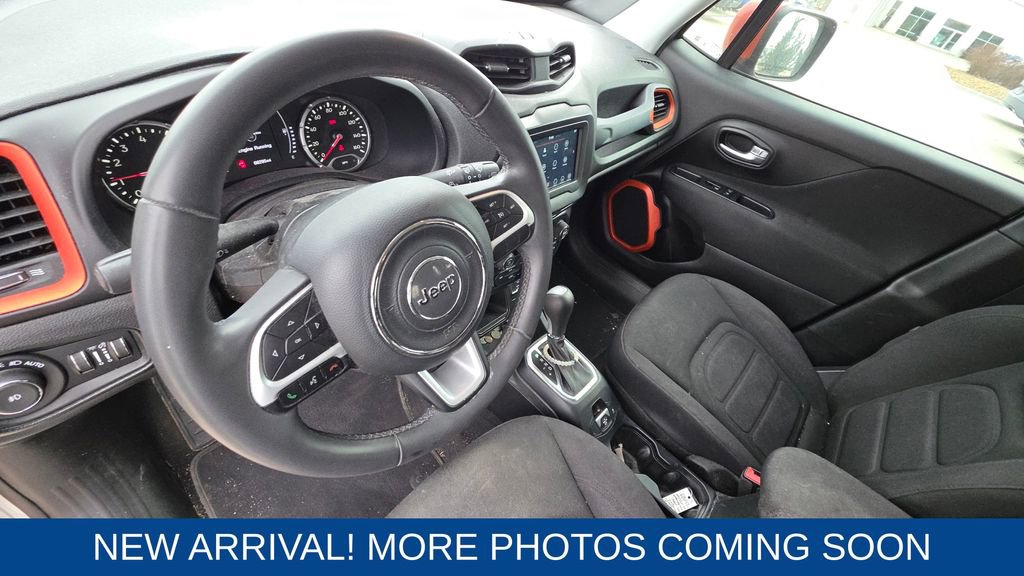 Used 2020 Jeep Renegade Latitude image 12