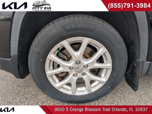 Used 2018 Jeep Cherokee Latitude FWD image 11