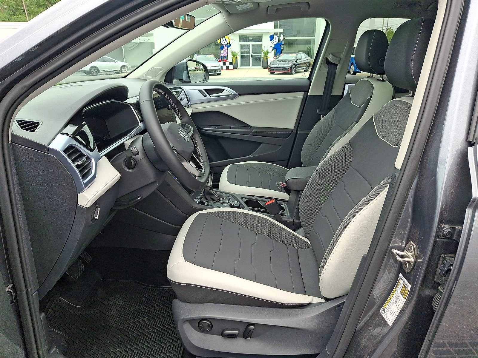 New 2026 Volkswagen Taos SE AWD/4WD image 7