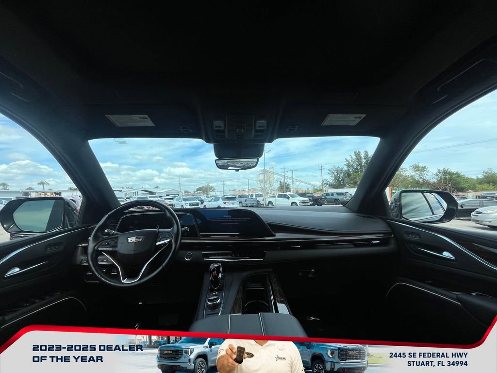 Used 2023 Cadillac Escalade Premium Luxury w/ Performance Package image 15