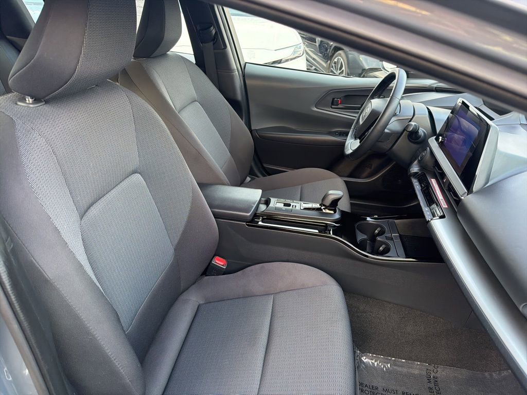 Used 2024 Toyota Prius LE AWD/4WD image 11