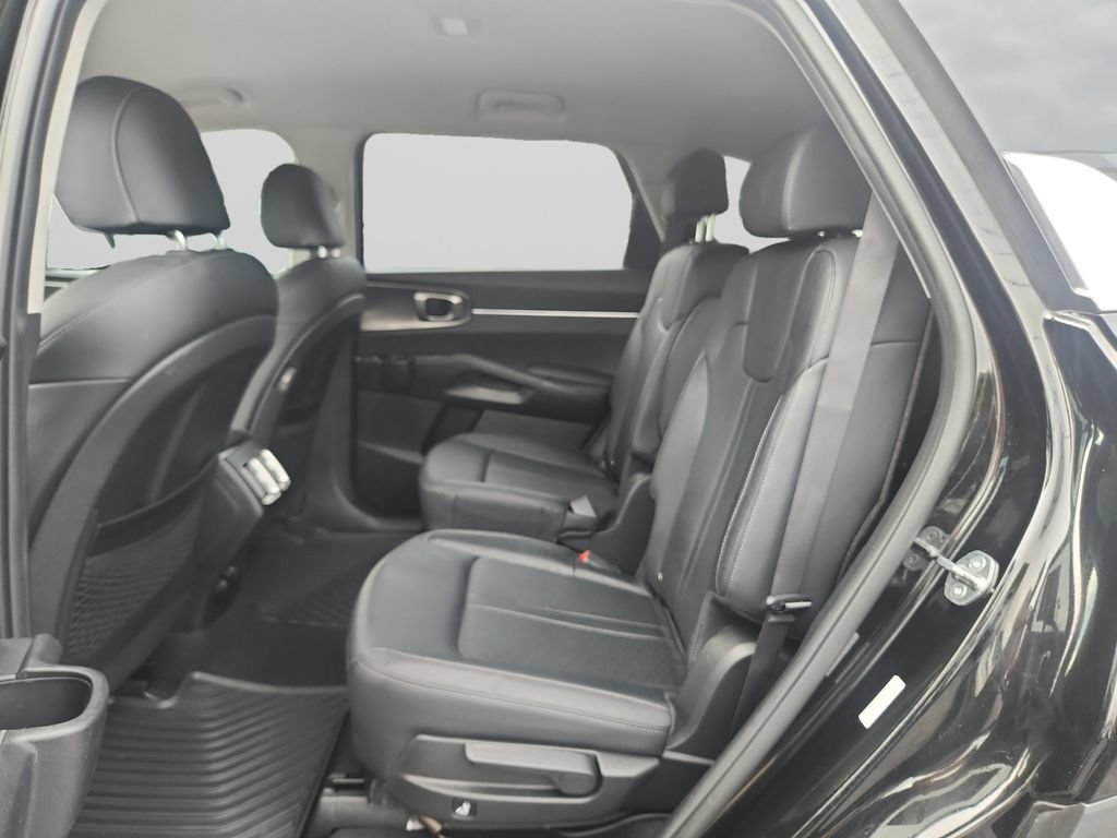 Certified 2023 Kia Sorento EX AWD/4WD image 16
