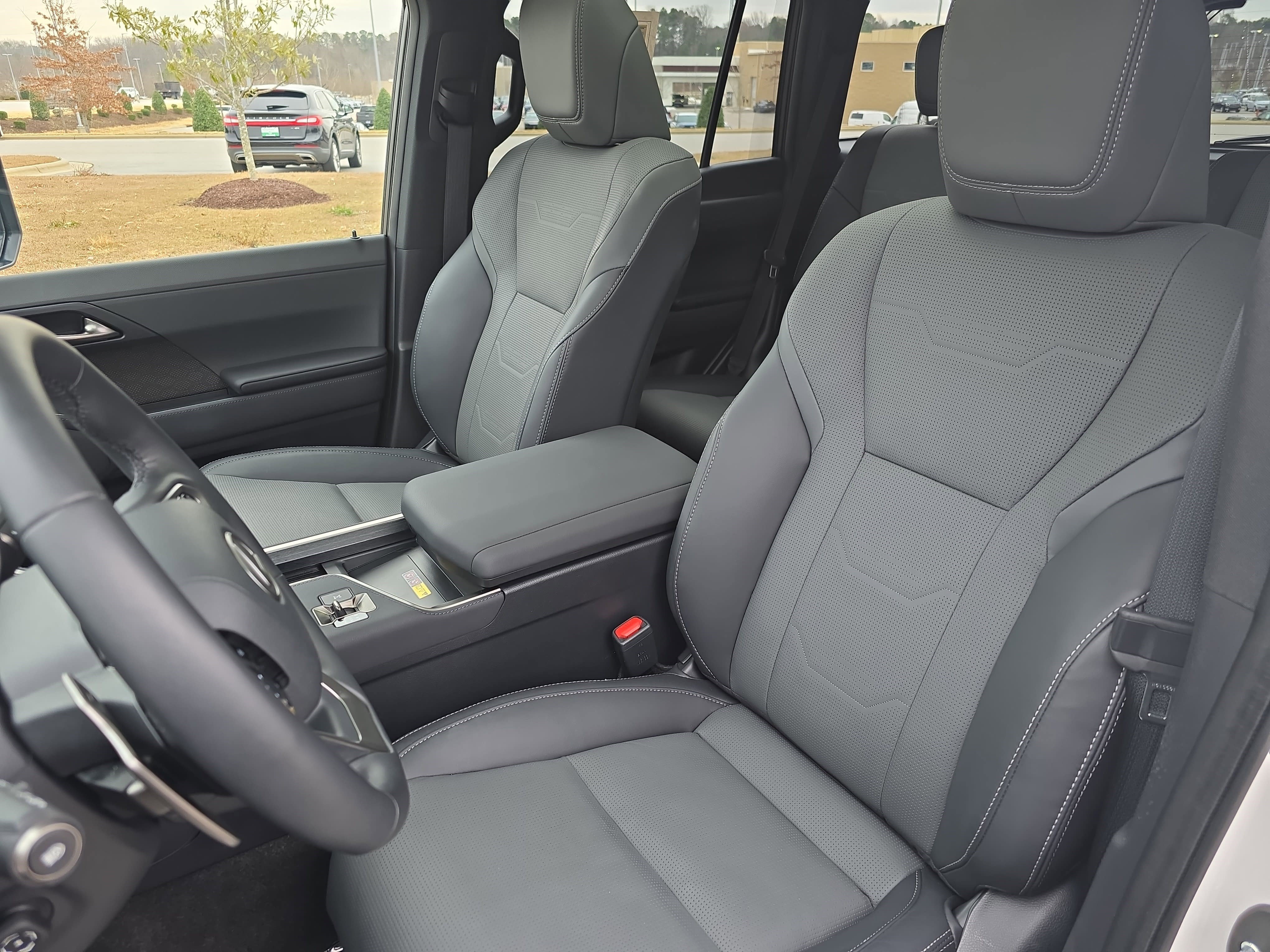 Used 2025 Lexus GX 550 image 15