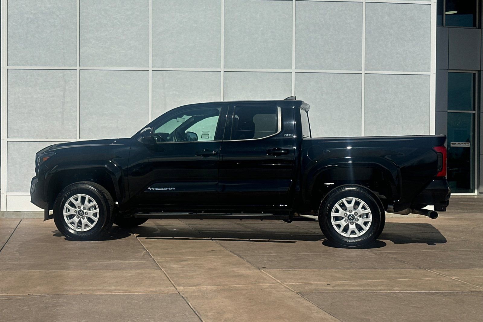 Certified 2025 Toyota Tacoma SR5 image 8