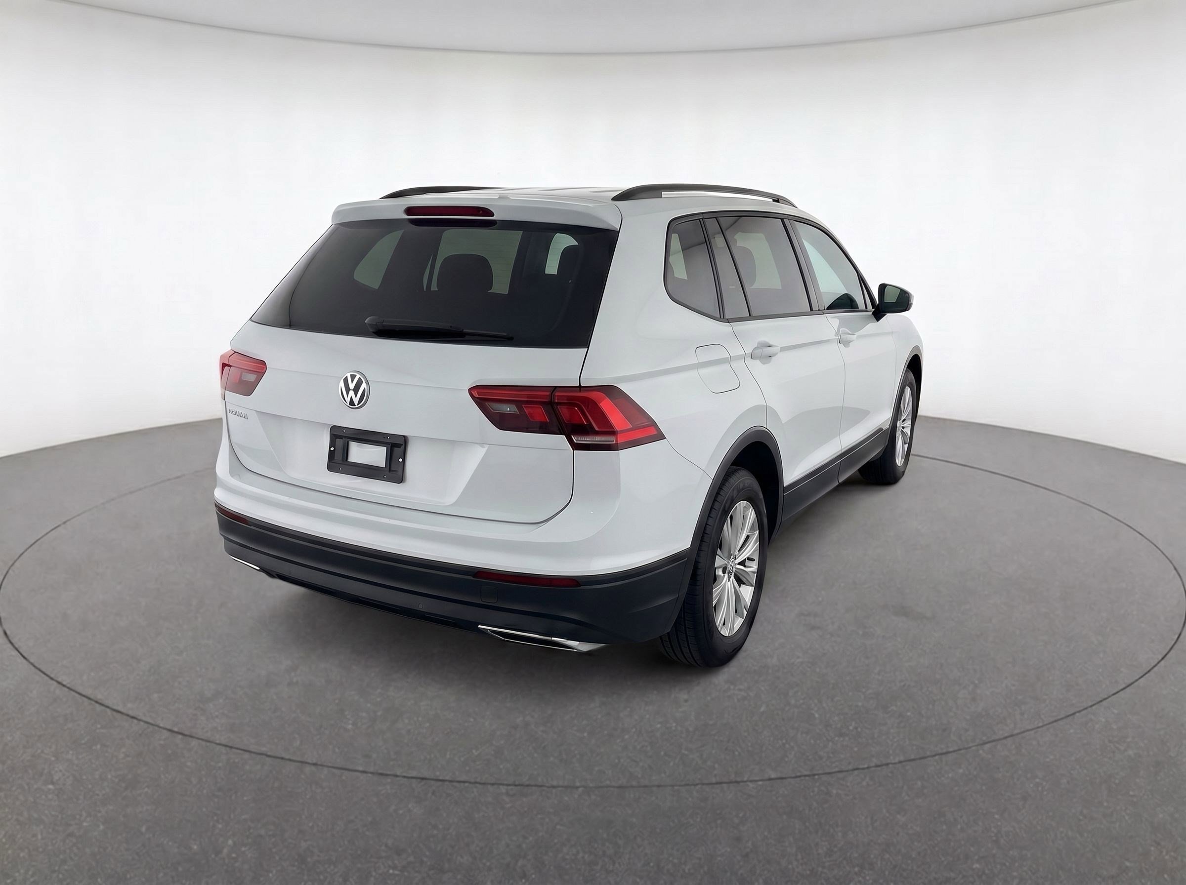 Used 2019 Volkswagen Tiguan S w/ Driver Assistance Package AWD/4WD image 2