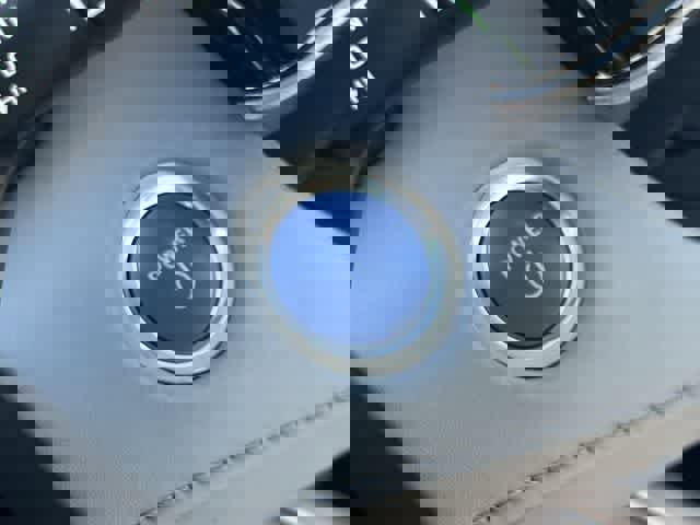 Used 2020 Toyota Highlander LE AWD/4WD image 28