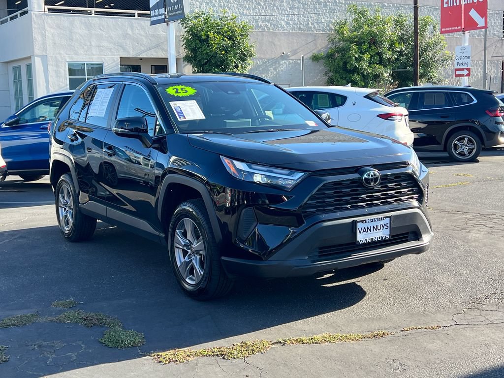 Used 2025 Toyota RAV4 XLE FWD image 10